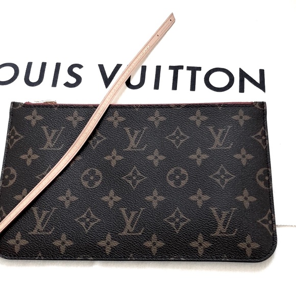 PINK 🌸🌸 NEW 🌸🌸 Louis VuittonPochette Wristlet - Picture 2 of 15